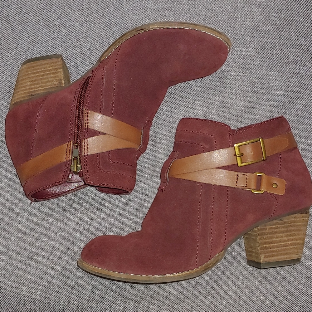 DOLCE VITA Suede Booties
